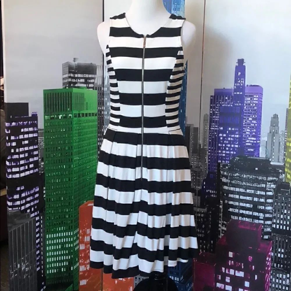 Ella Moss Black & White striped zip up dress small